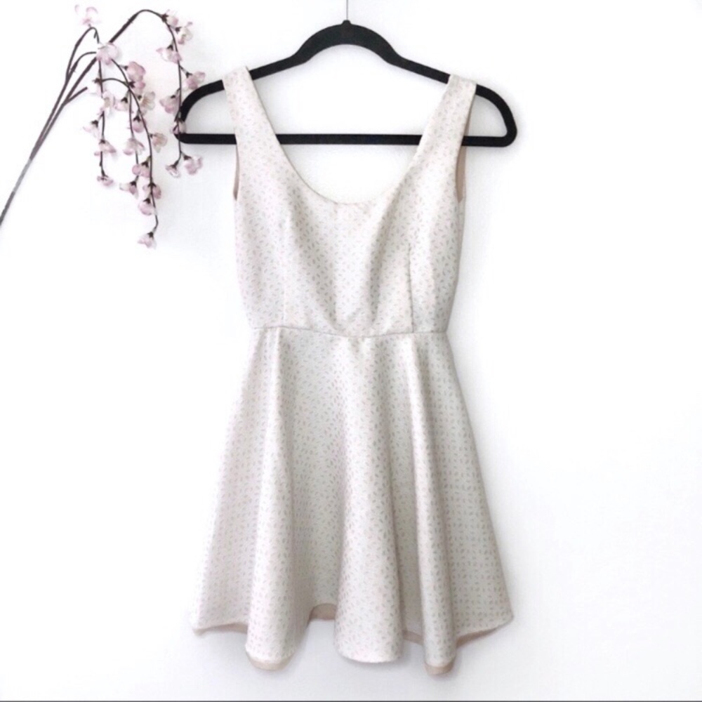 5/$25White & Gold Crochet Floral Fit & Flare Dress